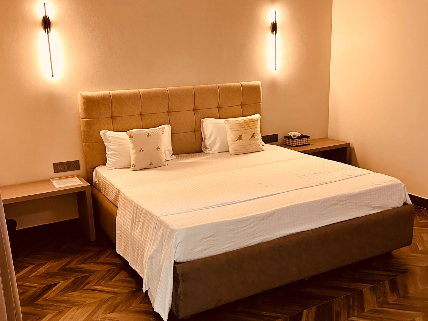 Serviced Apartments Gurugram Urban Cabin Basement- Bedroom