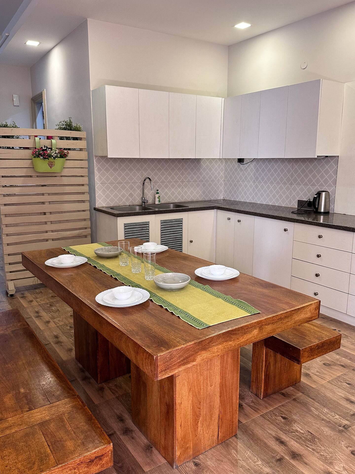 Serviced Apartments Gurugram Urban Cabin Basement- Kitchen-2