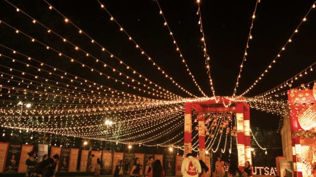 Experience Garba and Dandiya during Navratri in Jaipur
